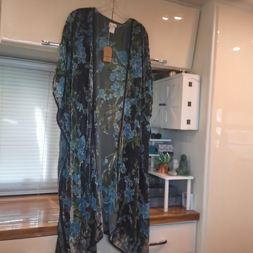 Natural Life Velvet Floral Kimono New